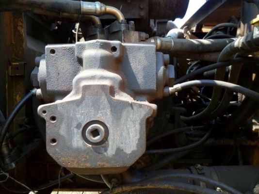 KOMATSU PC 200-7 ราคา 1,350,000 บาท  ทำงาน ดี เครื่องดี ปั้มดี โซไหม่ เอวไหม่ สภาพพร้อมใช้ เอกสารอินวอย  รถอยู่. ขอนแก่น 0610710295 ไอดีไลน์  0610710295