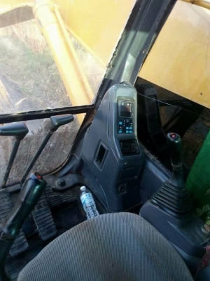 KOMATSU PC 200-7 ราคา 1,350,000 บาท  ทำงาน ดี เครื่องดี ปั้มดี โซไหม่ เอวไหม่ สภาพพร้อมใช้ เอกสารอินวอย  รถอยู่. ขอนแก่น 0610710295 ไอดีไลน์  0610710295