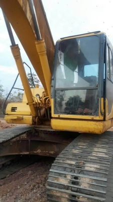 KOMATSU PC 200-7 ราคา 1,350,000 บาท  ทำงาน ดี เครื่องดี ปั้มดี โซไหม่ เอวไหม่ สภาพพร้อมใช้ เอกสารอินวอย  รถอยู่. ขอนแก่น 098-1862844 อ๊อฟ 101 ไอดีไลน์  ja5657