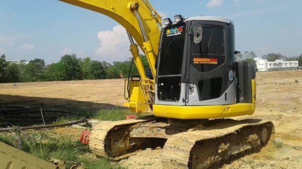 ขาย 985,000 KOMATSU PC 138 US-2 ไฟฟ้าเต็ม เก่านอก ทำงาน ดี เครื่องดี ปั้มดี โซหนา เอวแน่น สภาพพร้อมใช้. เอกสารอินวอยท์ รถอยู่. นครปฐม  090-772-3710 090-772-3708