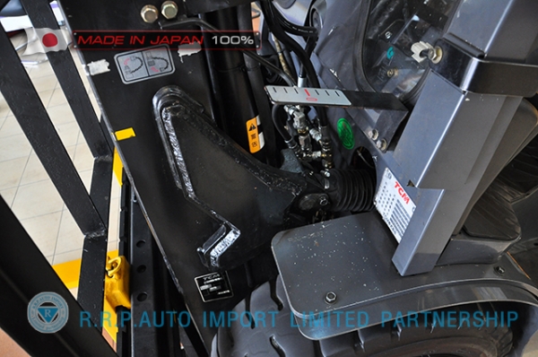 ขายรถโฟล์คลิฟท์มือสอง TCM รุ่น  FHGE30T4-2L900160 นำเข้าจากประเทศญี่ปุ่น 100\% ไม่เคยใช้งานในประเทศไทย