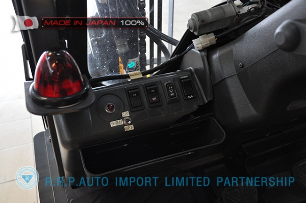 ขายรถโฟล์คลิฟท์มือสอง TCM รุ่น  FHGE30T4-2L900160 นำเข้าจากประเทศญี่ปุ่น 100\% ไม่เคยใช้งานในประเทศไทย