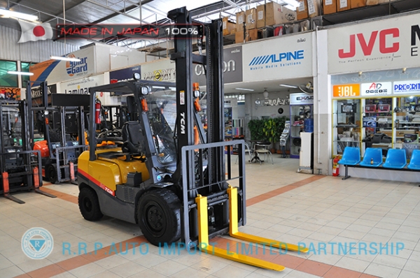 ขายรถโฟล์คลิฟท์มือสอง TCM รุ่น  FHGE30T4-2L900160 นำเข้าจากประเทศญี่ปุ่น 100\% ไม่เคยใช้งานในประเทศไทย