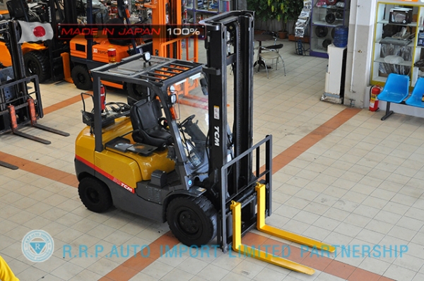 ขายรถโฟล์คลิฟท์มือสอง TCM รุ่น  FHGE30T4-2L900160 นำเข้าจากประเทศญี่ปุ่น 100\% ไม่เคยใช้งานในประเทศไทย