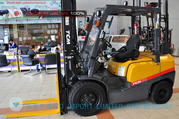 ขายรถโฟล์คลิฟท์มือสอง TCM รุ่น  FHGE30T4-2L900160 นำเข้าจากประเทศญี่ปุ่น 100\% ไม่เคยใช้งานในประเทศไทย