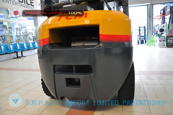 ขายรถโฟล์คลิฟท์มือสอง TCM รุ่น  FHGE30T4-2L900160 นำเข้าจากประเทศญี่ปุ่น 100\% ไม่เคยใช้งานในประเทศไทย