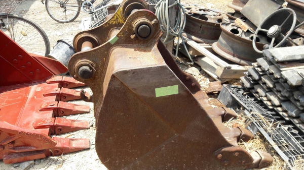 ขายบุ้งกี๋ขนาด 100-200 เก่านอกยังไม่เคยใช้งานในไทย สลัก 65มิล กว้าง 88เซนติเมตร ขายราคา15,000 บาท ขายบุ้งกี๋ขนาด 100-200 เก่านอกยังไม่เคยใช้งานในไทย สลัก 65มิล กว้าง 88เซนติเมตร ขายราคา15,000 บาท