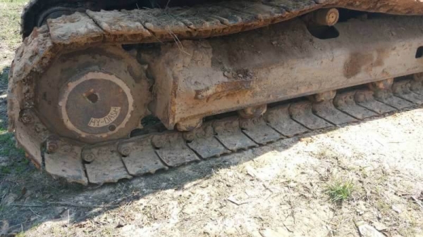 ขาย 895,000 เก่านอก 1 ปี  KOBELCO SK135SR เครื่องดี ปั้มแรง โช่หนา เอวแน่น ไฟฟ้าครบ เอกสารอินวอยท์ รถอยู่ จ.ร้อยเอ็ด  090-772-3710 090-772-3708