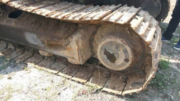 ขาย 895,000 เก่านอก 1 ปี  KOBELCO SK135SR เครื่องดี ปั้มแรง โช่หนา เอวแน่น ไฟฟ้าครบ เอกสารอินวอยท์ รถอยู่ จ.ร้อยเอ็ด  090-772-3710 090-772-3708