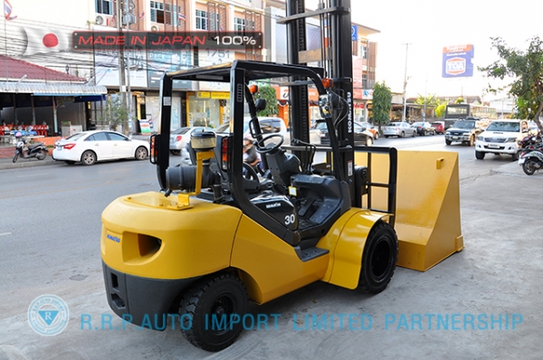 ขายรถโฟล์คลิฟท์มือสอง KOMATSU รุ่น FD30T-16-724251 นำเข้าไม่เคยใช้งานในไทย