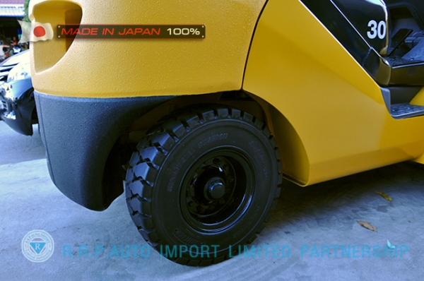 ขายรถโฟล์คลิฟท์มือสอง KOMATSU รุ่น FD30T-16-724251 นำเข้าไม่เคยใช้งานในไทย