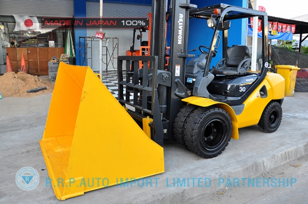 ขายรถโฟล์คลิฟท์มือสอง KOMATSU รุ่น FD30T-16-724251 นำเข้าไม่เคยใช้งานในไทย