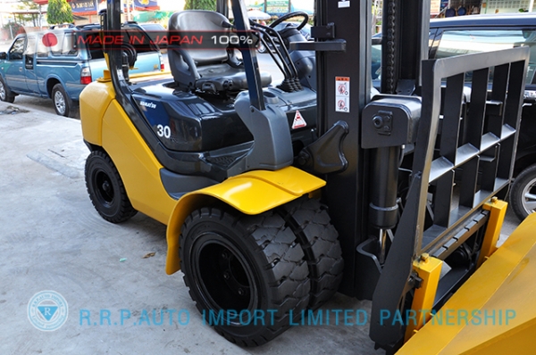 ขายรถโฟล์คลิฟท์มือสอง KOMATSU รุ่น FD30T-16-724251 นำเข้าไม่เคยใช้งานในไทย