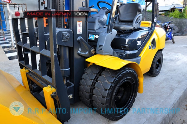 ขายรถโฟล์คลิฟท์มือสอง KOMATSU รุ่น FD30T-16-724251 นำเข้าไม่เคยใช้งานในไทย