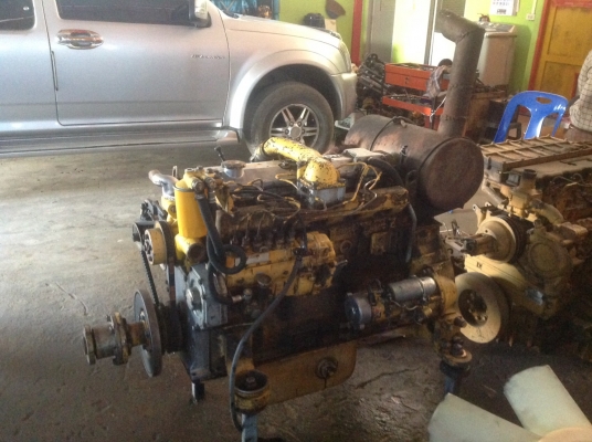 เครื่องยนตร์ ของรถแบคโคKOMATSU PC200-5 สภาพ90\%