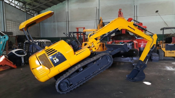 ขาย รถขุด KOMATSU รุ่น PC20-7- มือสองญี่ปุ่น แทรกยาง สลักบูท เอวแน่น 100\% ทำงานดีมาก ทุกระบบ ไร้รั่วซึม สามารถ เปลี่ยนเป็นแทรกเหล็กได้ มือถือ/LINE ID: 0818753444