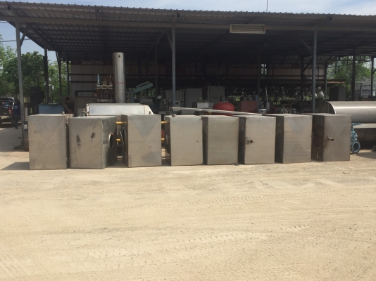 ขาย ถังสแตนเลส ทรงสี่เหลี่ยม 1,300 ลิตร