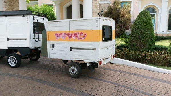 ขายพ่วงครับ เหมาะสำหรับ บรรทุกอุปกรณ์ ช่าง ทำเป็นรถเซอร์วิส foodtruck รถนอน รถขายของ ขนาดตู้ ยาว 2.4เมตร กว้าง 1.42 สูง 1.3เมตร ราคา 35000บาท สนใจสอบถามได้ครับ