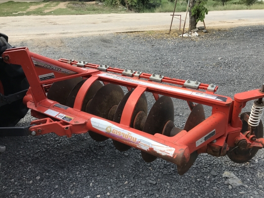 ขายรถไถคูโบต้า L4708(4WD)2เพลา รถสวยใช้งาน 600 ชั่วโมง รถใช้งานแค่ในไร่ค่ะ พร้อมชุดอุปกรณ์ใบมีดหน้าและผานพรวน ราคา 398,000 บาท พร้อมส่งฟรีถึงบ้าน โทรสอบถามได้เลยค่ะ 081-9136451 ขอดูรูปทาง Line:Bow6451  เครื่องดี เกียร์ดี ย