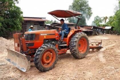 ขาย 295,000 KUBOTA M5000  4,400 ชม. อุปกรณ์ ผาน6ดันหน้า เครื่องเกียร์ ดี ท้ายแน่น รถสภาพสด พร้อมใช้งาน เอกสารเล่มทะเบียน รถอยู่ จ.ศรีสะเกษ  090-772-3710 090-772-3708