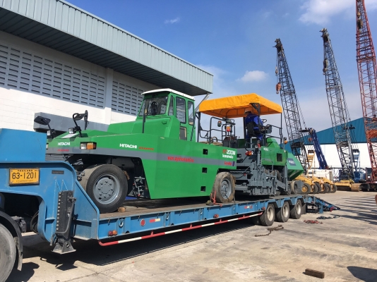 ส่งมอบครับพร้อมกัน2คัน รถบดRT200WTและรถปูยาง VOGELE S1704