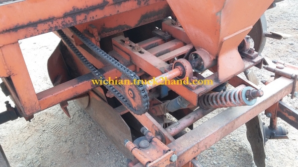 ขายแล้วครับ เครื่องปลูกอ้อยร่องคู่ 40cm. ของ ก.แสงยนต์ ๑ ท่าไม้ สภาพสวยพร้อมใช้งานถังปุ๋ยสเตนเลส จานกลบ ลูกกลิ้งเดี่ยว