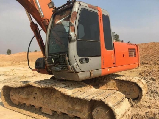 ขาย 1,180,000 HITACHI ZX200-1  ทำงาน 13,xxx  เครื่องดี ไฟฟ้าครบ โช่ใหม่ 2 ข้าง เอวแน่น เอกสารเล่มทะเบียน รถอยู่ จ.ร้อยเอ็ด 090-772-3710 090-772-3708