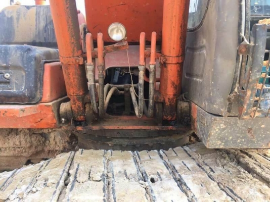 ขาย 1,180,000 HITACHI ZX200-1  ทำงาน 13,xxx  เครื่องดี ไฟฟ้าครบ โช่ใหม่ 2 ข้าง เอวแน่น เอกสารเล่มทะเบียน รถอยู่ จ.ร้อยเอ็ด 090-772-3710 090-772-3708