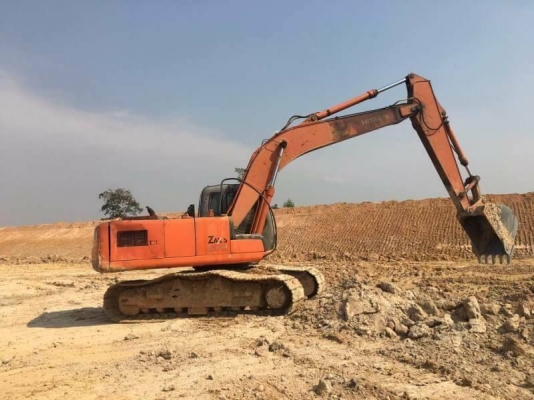 ขาย 1,180,000 HITACHI ZX200-1  ทำงาน 13,xxx  เครื่องดี ไฟฟ้าครบ โช่ใหม่ 2 ข้าง เอวแน่น เอกสารเล่มทะเบียน รถอยู่ จ.ร้อยเอ็ด 090-772-3710 090-772-3708