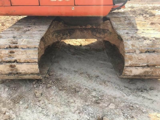 ขาย 1,180,000 HITACHI ZX200-1  ทำงาน 13,xxx  เครื่องดี ไฟฟ้าครบ โช่ใหม่ 2 ข้าง เอวแน่น เอกสารเล่มทะเบียน รถอยู่ จ.ร้อยเอ็ด 090-772-3710 090-772-3708