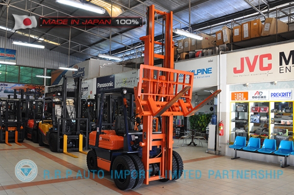 ขายรถโฟล์คลิฟท์มือสอง TOYOTA รุ่น 5FD25-62760 นำเข้าจากประเทศญี่ปุ่น 100\% ไม่เคยใช้งานในไทย