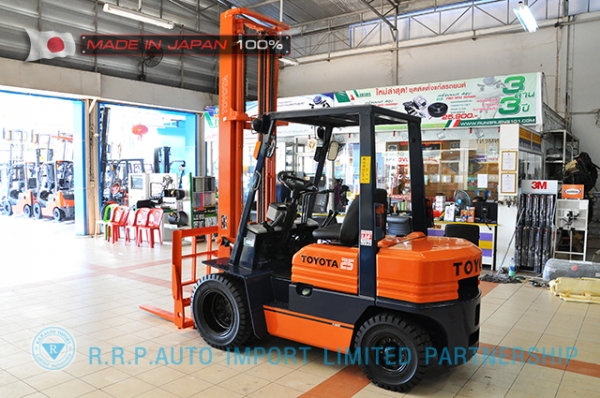 ขายรถโฟล์คลิฟท์มือสอง TOYOTA รุ่น 5FD25-62760 นำเข้าจากประเทศญี่ปุ่น 100\% ไม่เคยใช้งานในไทย