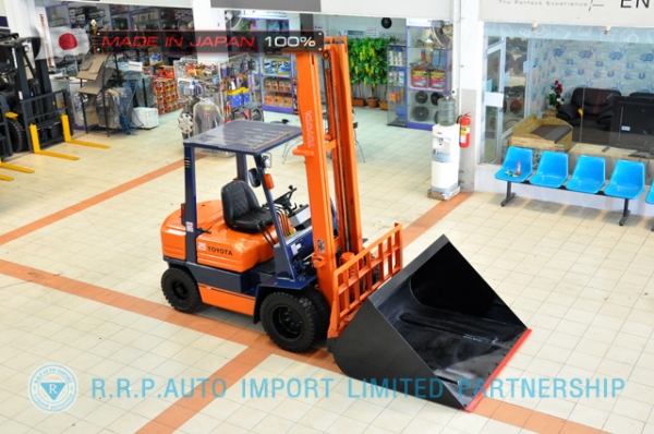 ขายรถโฟล์คลิฟท์มือสอง TOYOTA รุ่น 5FD25-62760 นำเข้าจากประเทศญี่ปุ่น 100\% ไม่เคยใช้งานในไทย