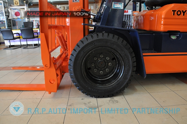 ขายรถโฟล์คลิฟท์มือสอง TOYOTA รุ่น 5FD25-62760 นำเข้าจากประเทศญี่ปุ่น 100\% ไม่เคยใช้งานในไทย