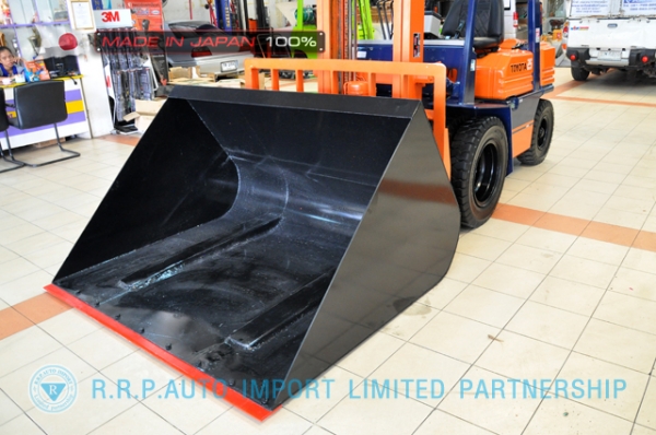 ขายรถโฟล์คลิฟท์มือสอง TOYOTA รุ่น 5FD25-62760 นำเข้าจากประเทศญี่ปุ่น 100\% ไม่เคยใช้งานในไทย