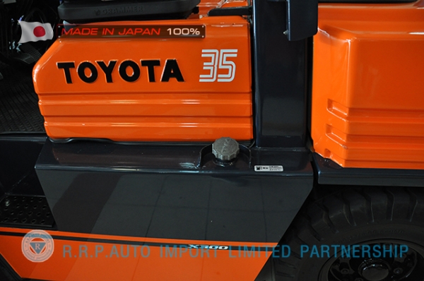 ขายรถโฟล์คลิฟท์มือสอง TOYOTA รุ่น 5FD35-15473 นำเข้าจากประเทศญี่ปุ่น 100\% ไม่เคยใช้งานในไทย