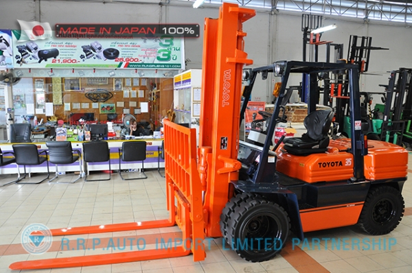 ขายรถโฟล์คลิฟท์มือสอง TOYOTA รุ่น 5FD35-15473 นำเข้าจากประเทศญี่ปุ่น 100\% ไม่เคยใช้งานในไทย