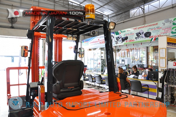 ขายรถโฟล์คลิฟท์มือสอง TOYOTA รุ่น 5FD35-15473 นำเข้าจากประเทศญี่ปุ่น 100\% ไม่เคยใช้งานในไทย