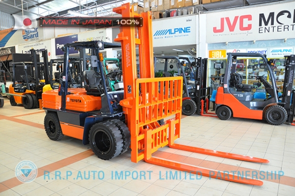 ขายรถโฟล์คลิฟท์มือสอง TOYOTA รุ่น 5FD35-15473 นำเข้าจากประเทศญี่ปุ่น 100\% ไม่เคยใช้งานในไทย