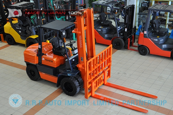 ขายรถโฟล์คลิฟท์มือสอง TOYOTA รุ่น 5FD35-15473 นำเข้าจากประเทศญี่ปุ่น 100\% ไม่เคยใช้งานในไทย