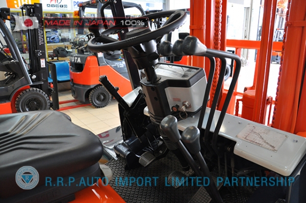 ขายรถโฟล์คลิฟท์มือสอง TOYOTA รุ่น 5FD35-15473 นำเข้าจากประเทศญี่ปุ่น 100\% ไม่เคยใช้งานในไทย