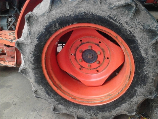 รถไถ 34 แรง เอกสารครบ   อุปกร 2 ชิ้น   ผานหน้ +ผานหลัง   พร้อมใช้ราคาเบา ฯฯฯ  157000  บาท   วันทูคอล 098 668-3479 dtac 094 283-9369 สิทธิ์ คับ