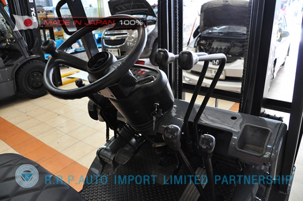 ขายรถโฟล์คลิฟท์มือสอง TOYOTA รุ่น 6FG18-12529 นำเข้าจากประเทศญี่ปุ่น 100\% ไม่เคยใช้งานในไทย