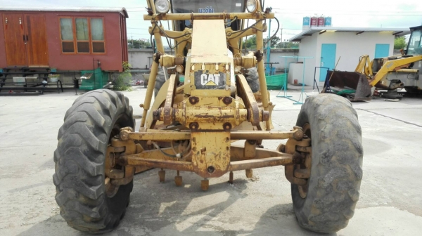 ขาย 1,980,000 รถเกรด CAT 140 G 72 V S/N 8522 เครื่องไดเร็ก เครื่องดี เกียร์แรง เล่มทะเบียน รถอยู่ ระยอง 090-772-3710 090-772-3708