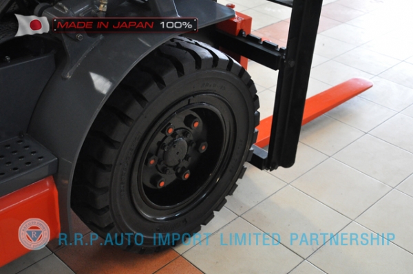 ขายรถโฟล์คลิฟท์มือสอง TOYOTA รุ่น 6FD30-10359 นำเข้าจากประเทศญี่ปุ่น 100\% ไม่เคยใช้งานในไทย