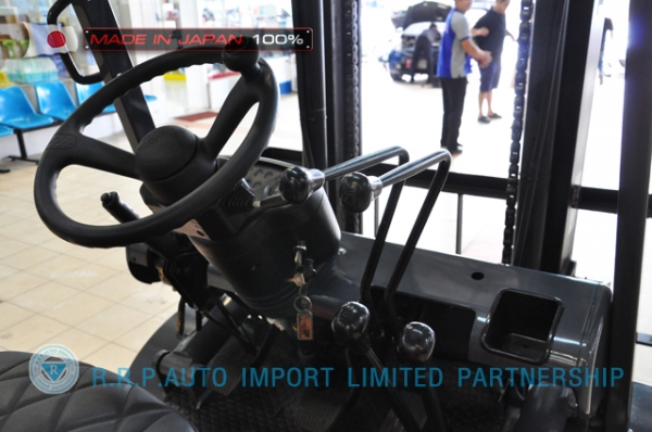 ขายรถโฟล์คลิฟท์มือสอง TOYOTA รุ่น 6FD30-10359 นำเข้าจากประเทศญี่ปุ่น 100\% ไม่เคยใช้งานในไทย