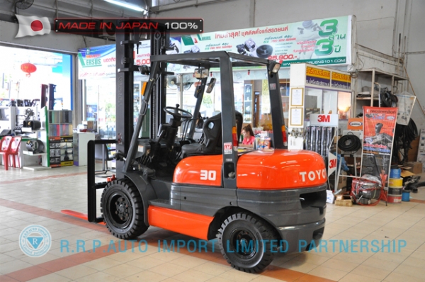 ขายรถโฟล์คลิฟท์มือสอง TOYOTA รุ่น 6FD30-10359 นำเข้าจากประเทศญี่ปุ่น 100\% ไม่เคยใช้งานในไทย