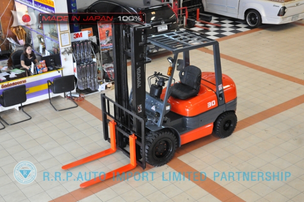 ขายรถโฟล์คลิฟท์มือสอง TOYOTA รุ่น 6FD30-10359 นำเข้าจากประเทศญี่ปุ่น 100\% ไม่เคยใช้งานในไทย