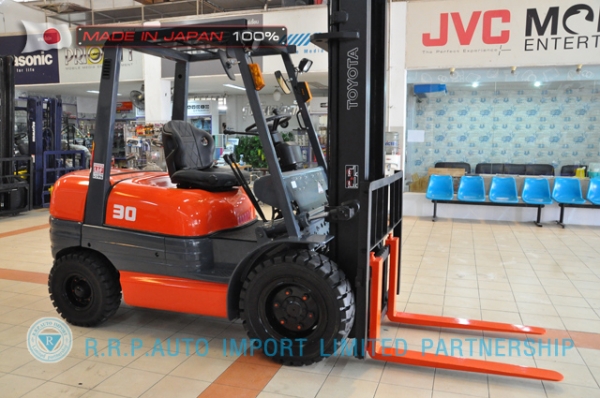 ขายรถโฟล์คลิฟท์มือสอง TOYOTA รุ่น 6FD30-10359 นำเข้าจากประเทศญี่ปุ่น 100\% ไม่เคยใช้งานในไทย