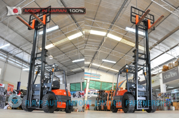 ขายรถโฟล์คลิฟท์มือสอง TOYOTA รุ่น 6FD30-10359 นำเข้าจากประเทศญี่ปุ่น 100\% ไม่เคยใช้งานในไทย